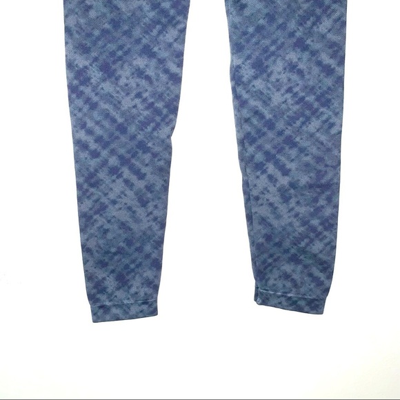 Spanx Look at Me Now Seamless Cropped Leggings in Indigo Watercolor size Small - Picture 7 of 8